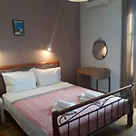 Kastro Studios * Skopelos Town