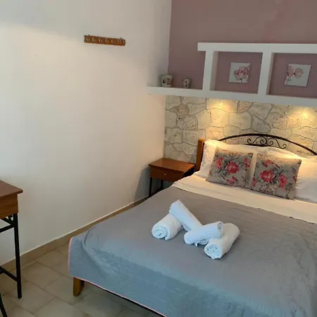 Kastro Studios Apartment *